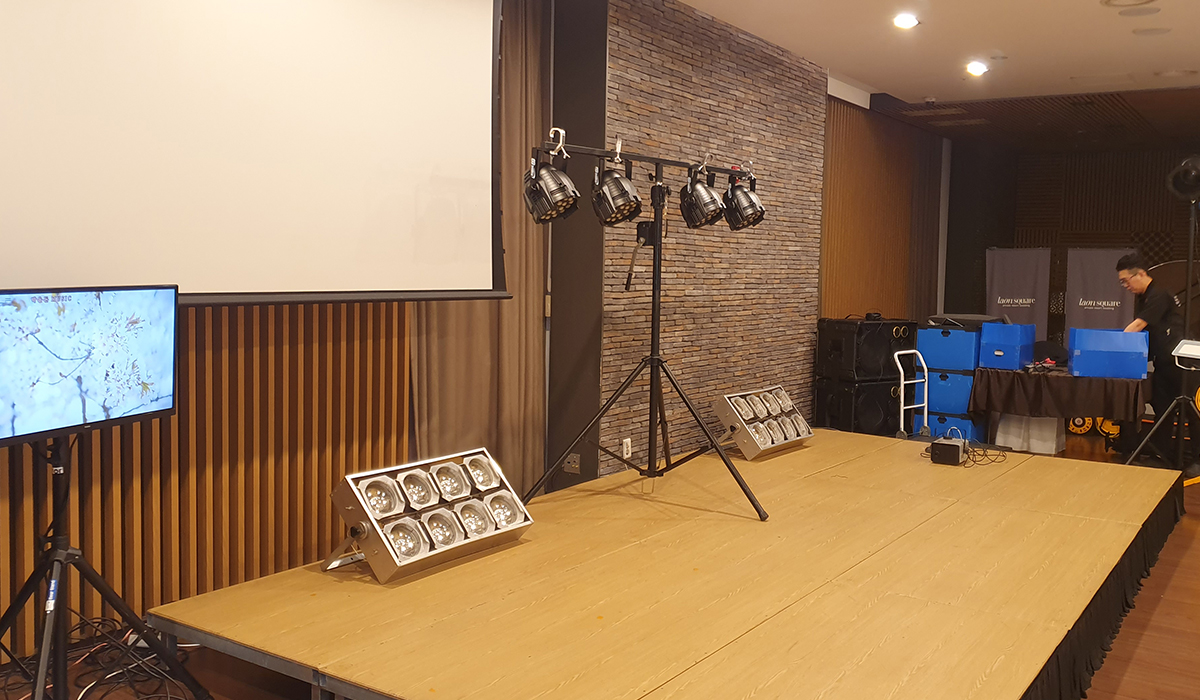 20250508153256_NanyozPe.jpg_carousel_1인출장밴드파티뮤직_파티뮤직,기업행사,동창회,개업행사,산악회,고희연,시무식,송년회,워크샵,노래자랑